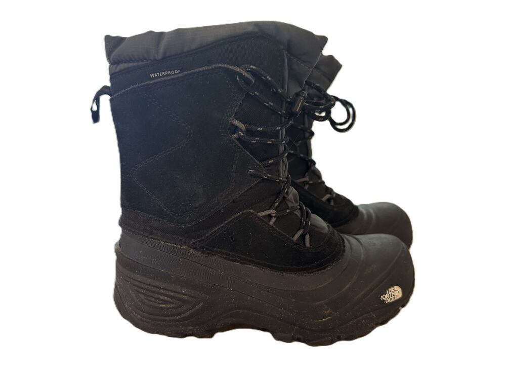 The North Face Alpenglow V Youth 4 Black Waterproof Insulated Snow Boots